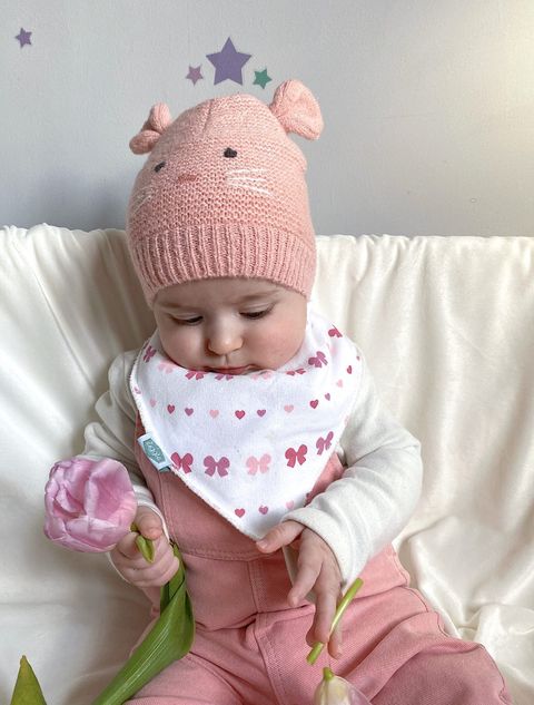 Hearts and Bows Bib Set