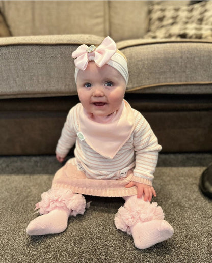 Hearts and Bows Bib Set