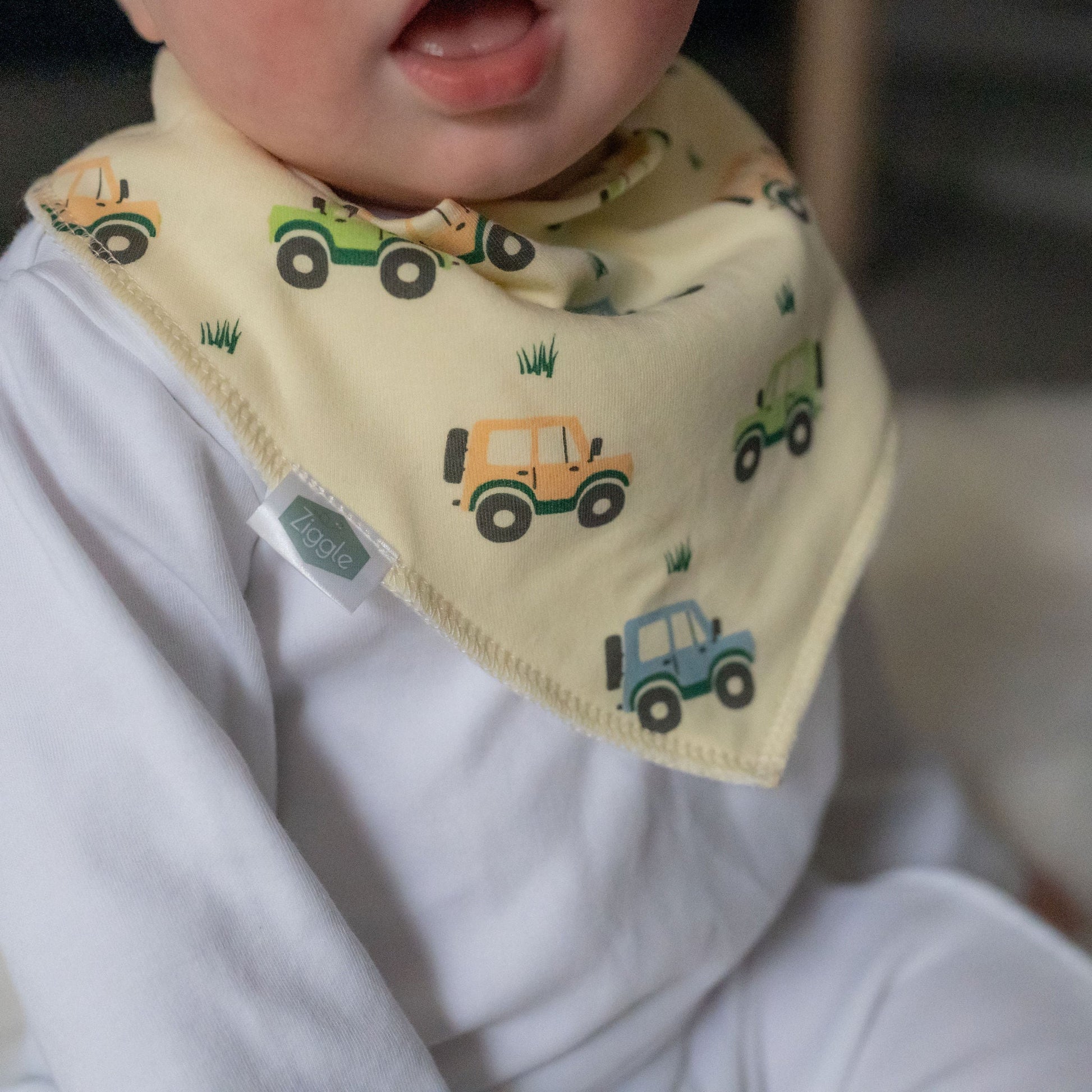 Farm Vehicles dribble bib Ziggle