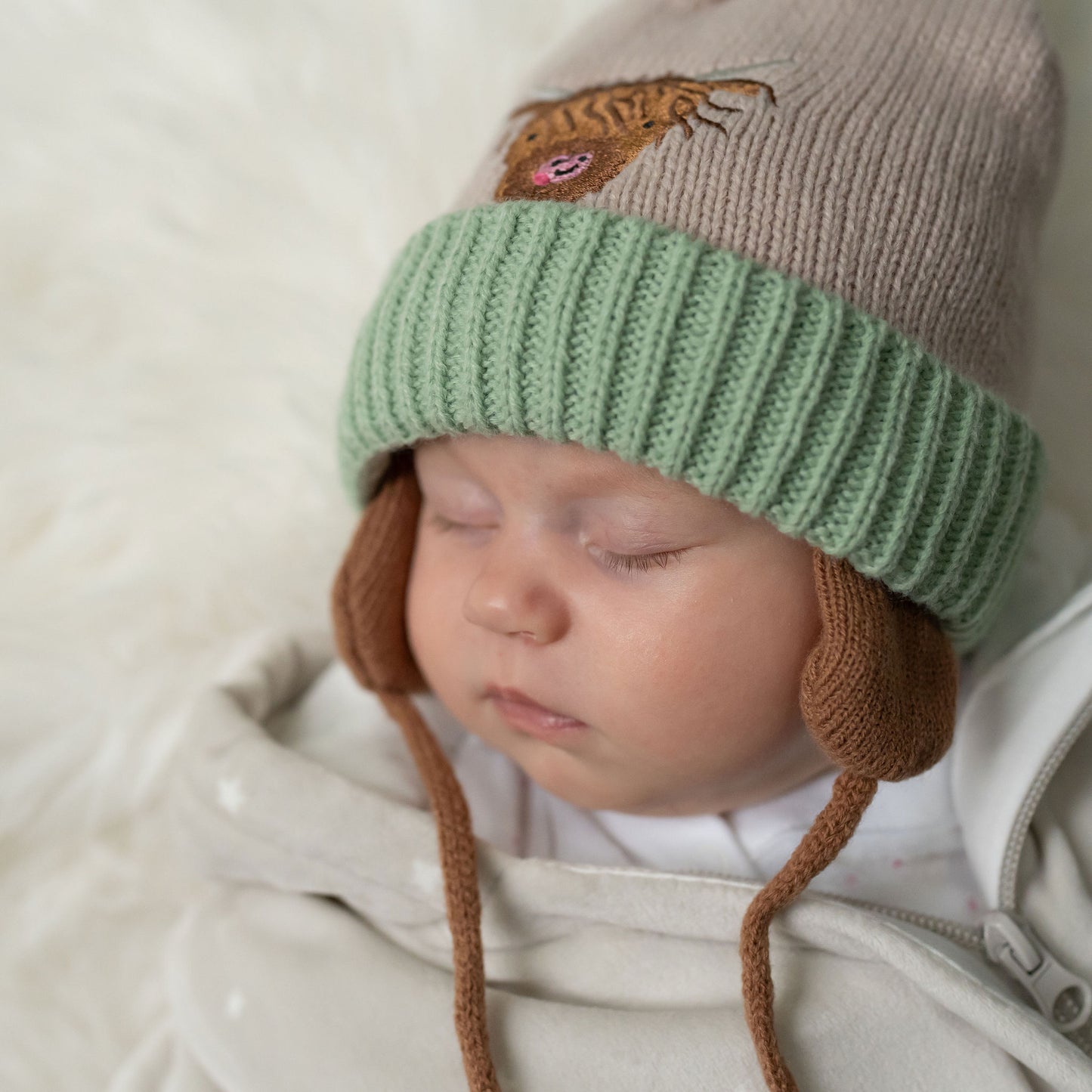 Highland Cow Wooly Hat and Mittens