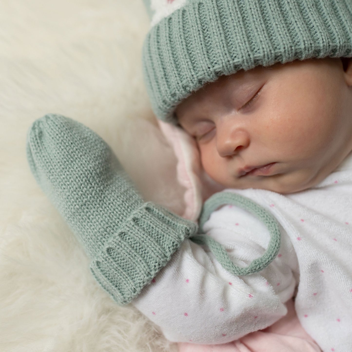 Flowers Wooly Hat and Mittens