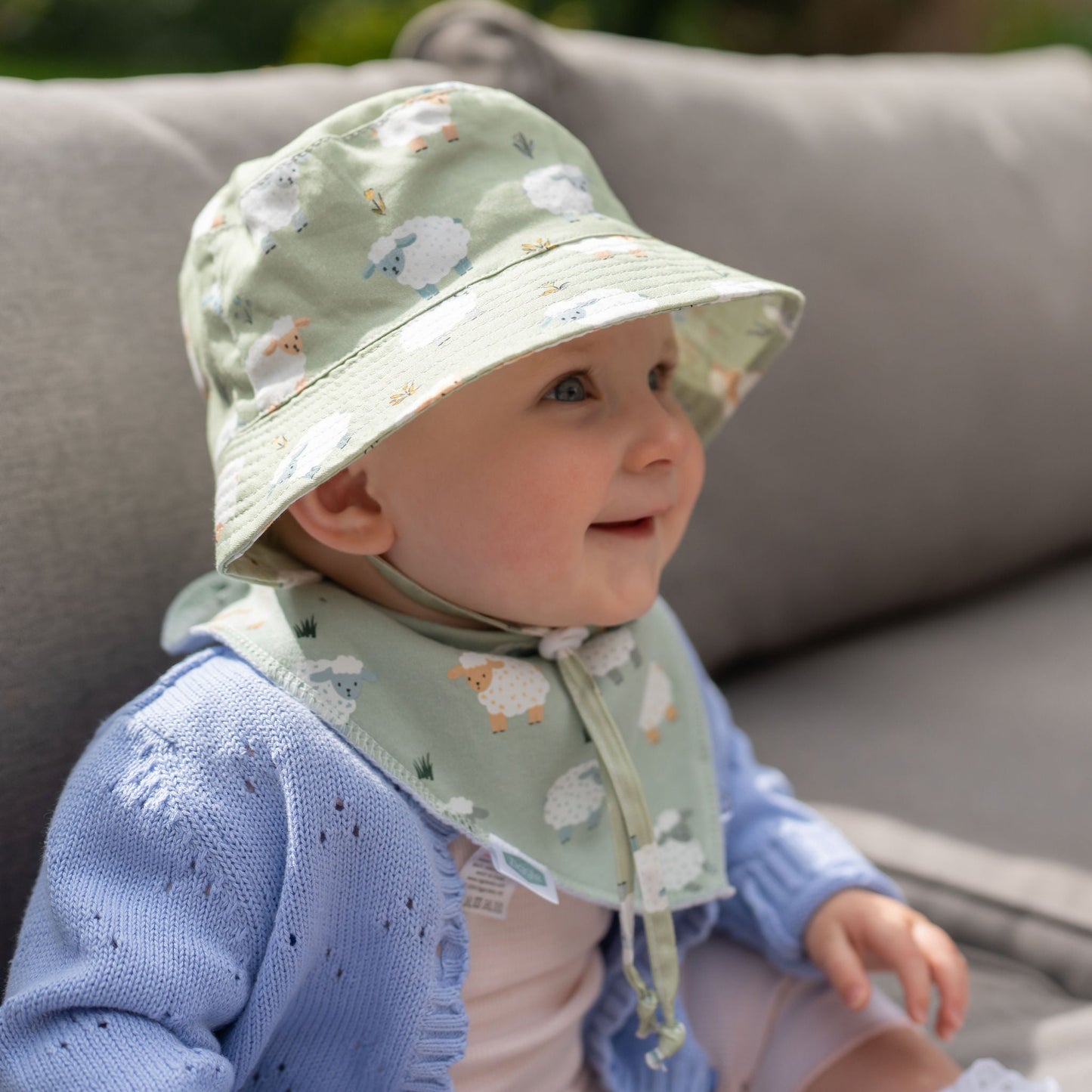 Sheep and grasses dribble bib Ziggle