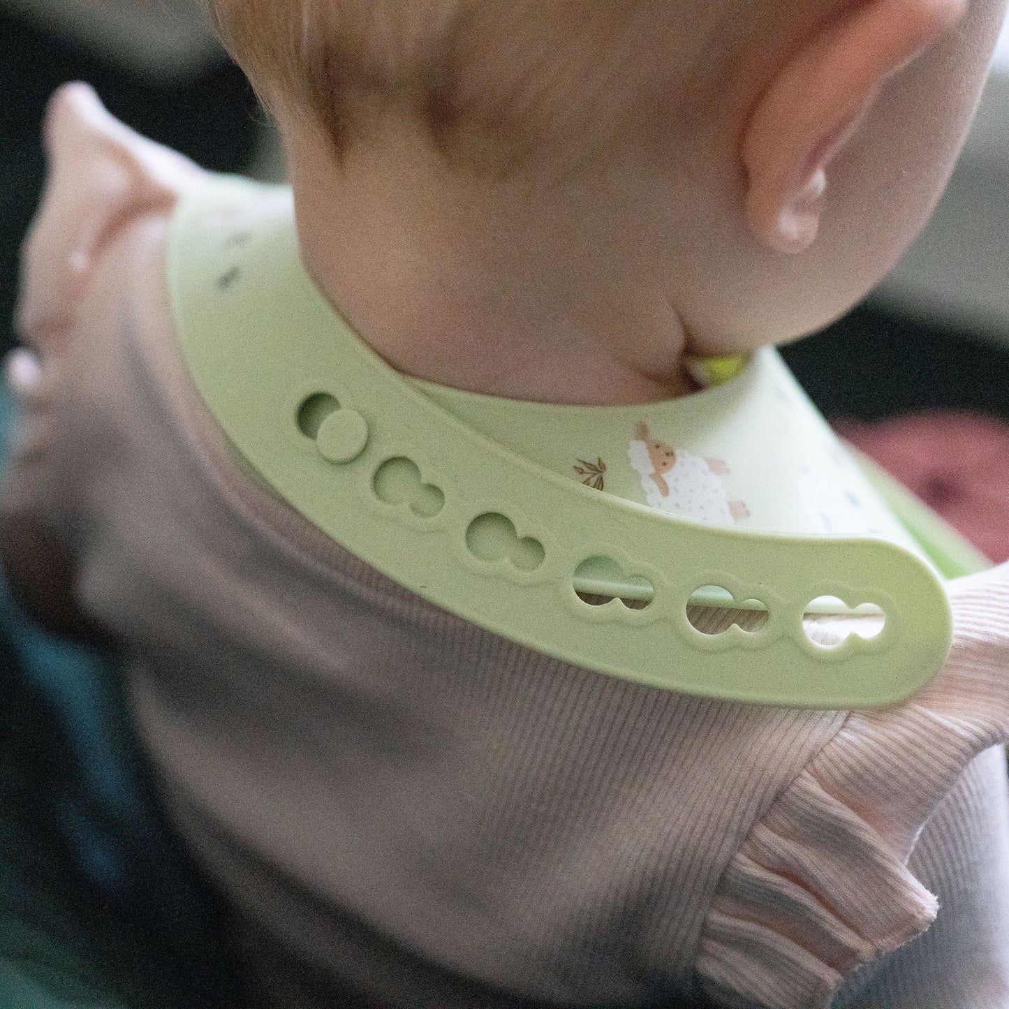 Sheep silicone catch it bib Ziggle