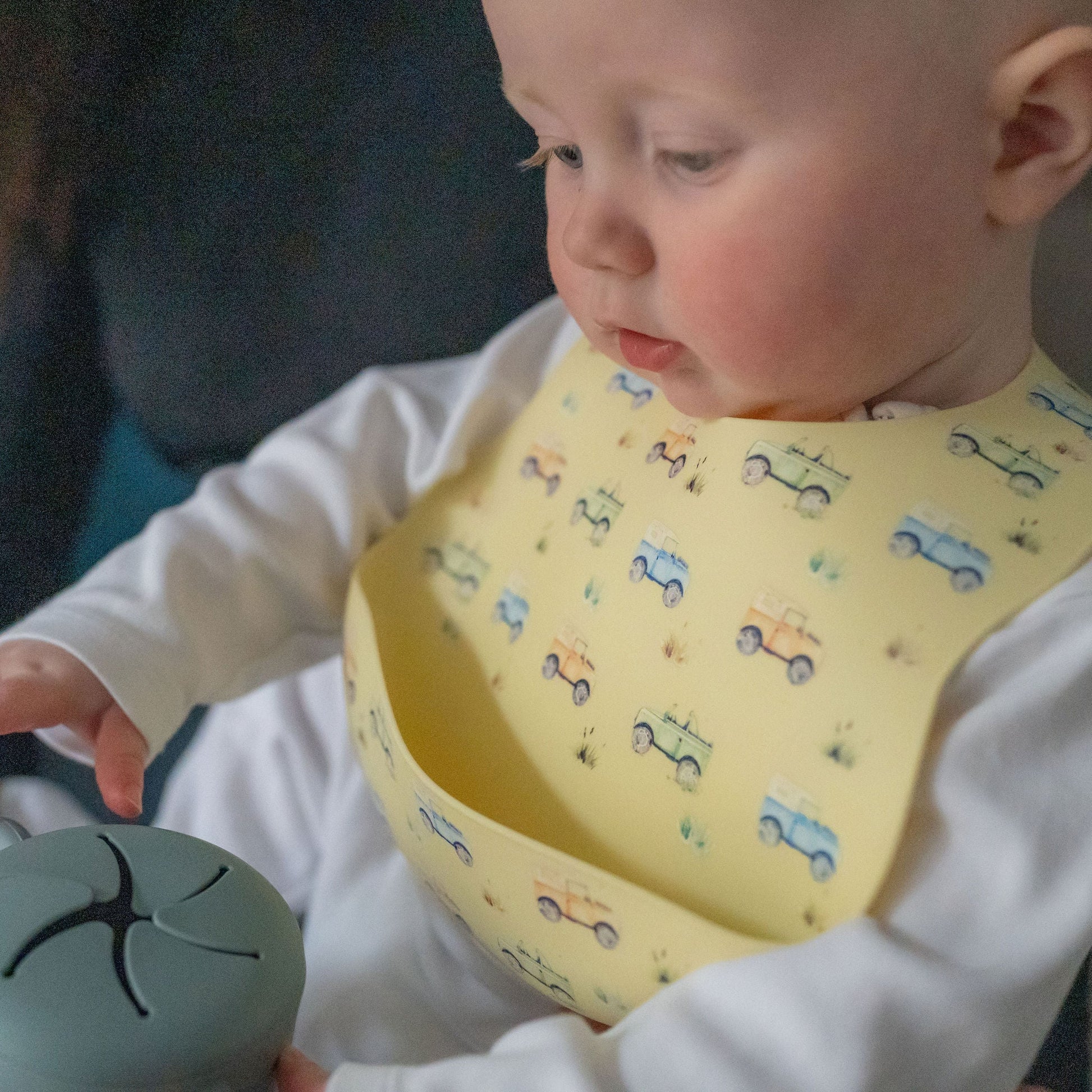 Farm Vehicles silicone catch it Bib Ziggle